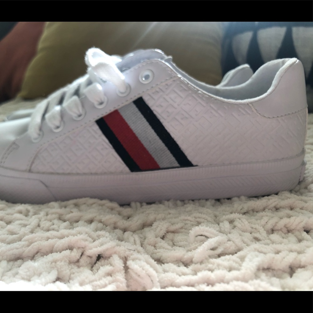 White 5.5 Tommy Hilfiger shoes - Picture 2 of 5